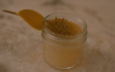 DIY Manuka Honey Lip Scrub